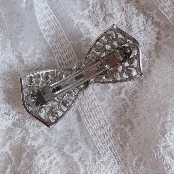 Vintage pearls Bow hair clip - Picture 4 of 4